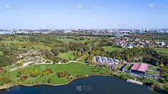 在圣赫尔布兰拉 Carriere 公共花园的航拍照片